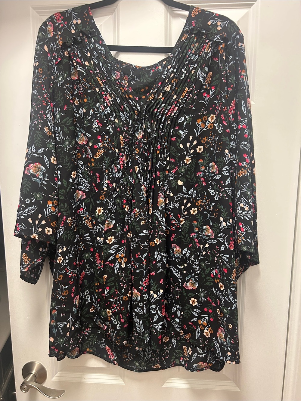 Floral Pintuck V-Neck Women's Blouse 3X
